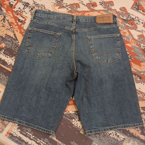 Signature by Levi Strauss & Co.Heritage High-Rise 9” w30 - Picture 2 of 6